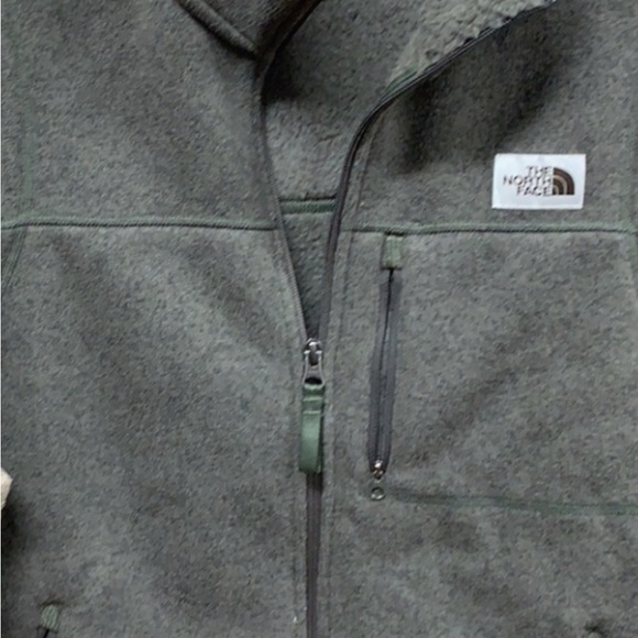 The North Face Men's Gordon Lyons Vest - Picture 2 of 13